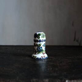 白に草花◆中国産　七宝焼　小物入れ　楊枝入れ　チャイナレトロ　シノワズリ　インテリアオブジェ