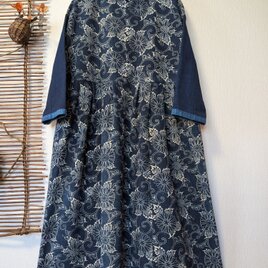 古布リメイク スタンドカラーの型染＋藍染タックワンピース　　藍染　型染　久留米絣　　着物リメイク　ゆったりサイズ　刺し子　