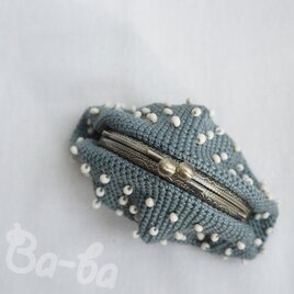 ばあば ⋱ 飛び飛び勾玉ビーズの編みがま口（asagidot・C1794）