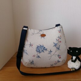 綿麻生地のおにぎり型ショルダーバッグ