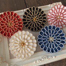 縁取りつまみ細工の髪飾り