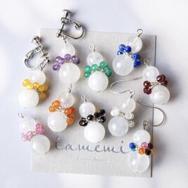 「9色のマフラーを巻いた雪だるま」ピアス イヤリング 天然石 誕生石 メンカラ 推し活 樹脂 ノンホール アレルギー対応