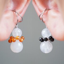 【イヤーカフ】「9色のマフラーを巻いた雪だるま」片耳 天然石 誕生石 メンカラ 推し活 ギフト プレゼント