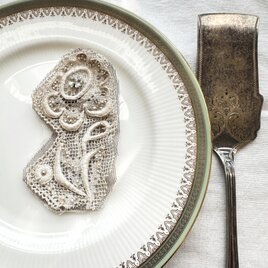 ブローチ【レースブローチ】花