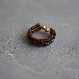 ビーズとスパンコールのイヤーカフ・細（ブラウン）【受注】