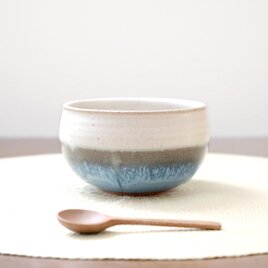 マット釉と水色釉薬のかけ分けボウル