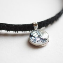 【受注製作】レジンアート　ラウンドモチーフとタティングレースとベルベットリボンのチョーカー〈無菌室の封印〉