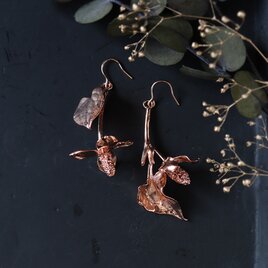 ドクダミを銅化したぶら下がりピアス