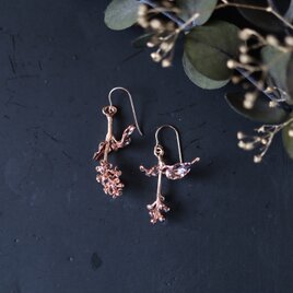 ジュズサンゴの花を銅化したピアス