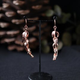 ユーカリの葉を銅化したピアス