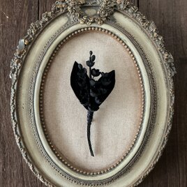 染め花のスズランのコサージュ(S・ブラック