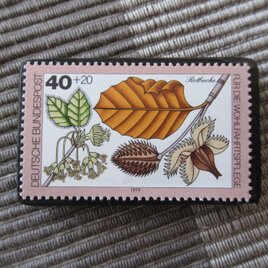 ドイツ　「ブナ」切手ブローチ10729