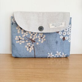 ふた付きポーチ（フラワー・グレー）