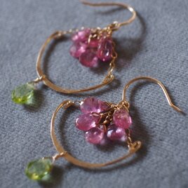 14kgf 華やかピンクトルマリンとペリドットピアス k14gf　春　キラキラ