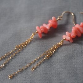 14kgf 桃色珊瑚のチェーンシンプルピアス k14gf　華奢　サンゴ　コーラル