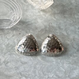 P750-ヴィンテージピアス U.S.A. 80's Silver Tone Hammered Texture Triangle