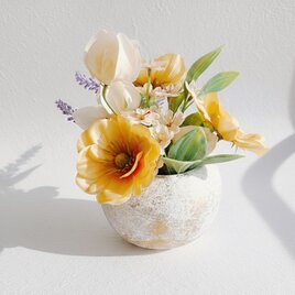 優しい春色のフラワーアレンジ　水やり不要の枯れない花　