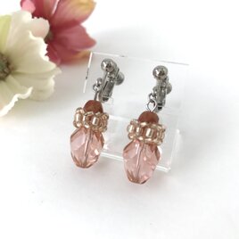 ツイスト ガラスイヤリング　ピンク さくら色 桜 ペール 春