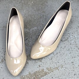 23.5cmのみ  エナメルベージュ  5.5cmヒール  美脚シルエット  MADE IN JAPAN