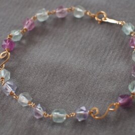 14kgf 多面カットで素敵なフローライトのブレスレット k14gf　優しい色合い
