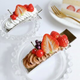 苺スイーツのヘアクリップ   スイーツデコ  フェイクスイーツ