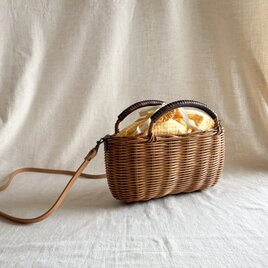 春のお出掛けに♪ラタンの手編みカゴポシェット　きいろチェック