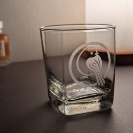 丸に振り向きキリリシマエナガ　家紋風グラス