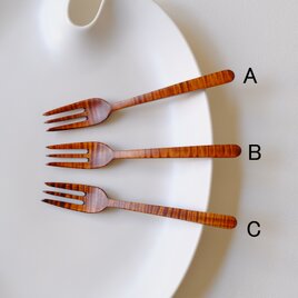 栃材縮杢のデザートフォーク〈type B〉（拭き漆）2602