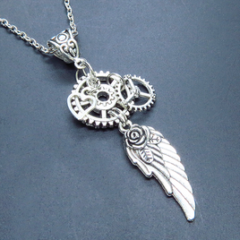 アンティークシルバー 翼と歯車を組合せたスチームパンク風ネックレス オープンハート 長さ調整可 アジャスター追加可