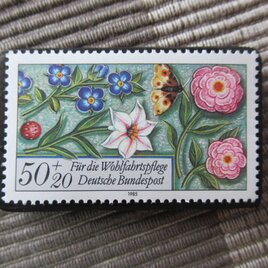 ドイツ　花切手ブローチ10755