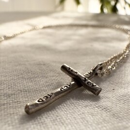 十字架のカレンシルバーネックレス