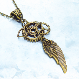 アンティークゴールド 翼と歯車を組合せたスチームパンク風ネックレス オープンハート 長さ調整可 アジャスター追加可