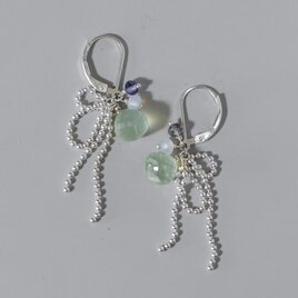 Silver925 極上カット プレナイトのリボンピアス［1088GR］