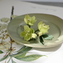 布花　黄緑色のうこん桜のコサージュ。卒業式　入学式　ハレの日