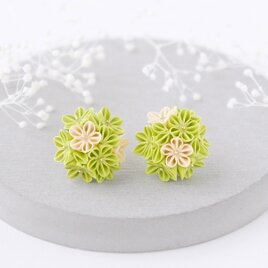 1gのピアス 「 もえぎ 」 ◇ 金属アレルギー対応 チタン製 ◇スタッドピアス 軽量 軽い ◇ つまみ細工 ラッピング