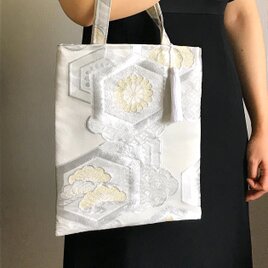 シルバー六角菊文様　A4サイズ　和装バッグ　帯リメイク　サブバッグ　フォーマルバッグ　トートバッグ