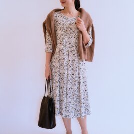 【受注制作】アーミッシュ風シンプルワンピース◇オリエンタルフワラー柄（ちりめん素材）