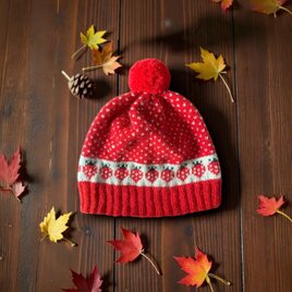 いちごの手編みニット帽子