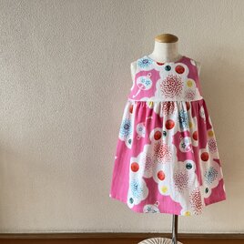 子供　浴衣地ひかえめフレアーワンピース　注染花火（ピンク地）　80-130サイズ〈受注製作〉