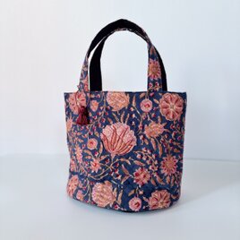 インド綿キルティングの丸底バッグ*紺