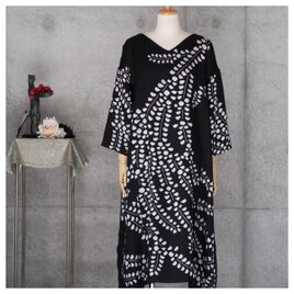 絞りのワンピース　ドロップショルダー　ゆったり目　L〜   フリーサイズ 　着物リメイク