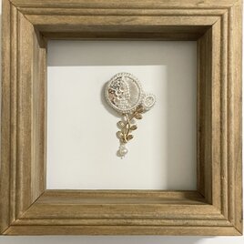 ブローチ　Flower ー花ー／ホワイト×ゴールドb038