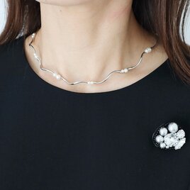 ＜華奢見え＞スパイラル パールネックレス