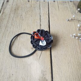 つまみ細工のお花のボリュームヘアゴム