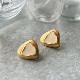 P755-ヴィンテージピアス U.S.A. Matte Gold Tone Cream Enamel Geometric