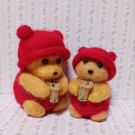 羊毛フェルトの耳付帽子被ったワンちゃん兄弟とタピオカ美味しいね