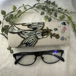 ✳︎ ✳︎ ハンドメイド★ミナペルホネンfollowing day刺繍メガネケース リネン