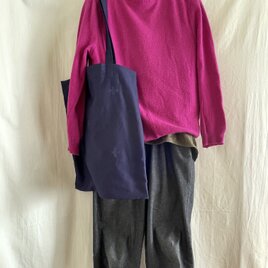 トートバッグ✴︎クロス柄✴︎光沢のある生地