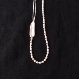 【K14gf】Biwa Pearl Asymmetry Necklace ／ビワ×ケシパール アシンメトリーネックレス