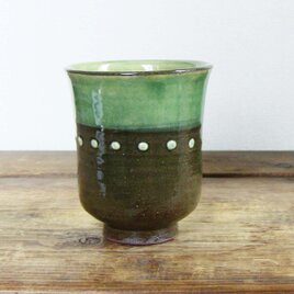 点描湯呑み（織部）